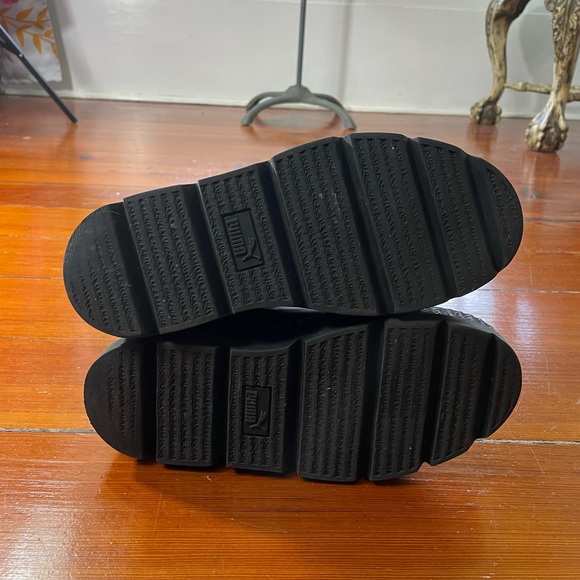 Puma X Fenty Black Chelsea Sneaker Lugg Boot in Triple Black  ~ Size 8 🍄 - Picture 10 of 12